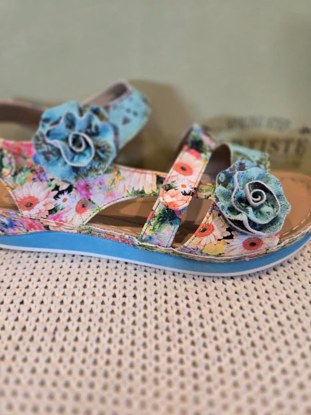 L' Artiste Joelina Leather Sandal Turq/Multi Size 37 (US 6.5/7) - Picture 3 of 3
